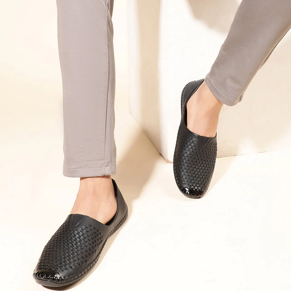 Fortune Black Casual Mojari Shoes For Men Avn-40 By Liberty - Image 4