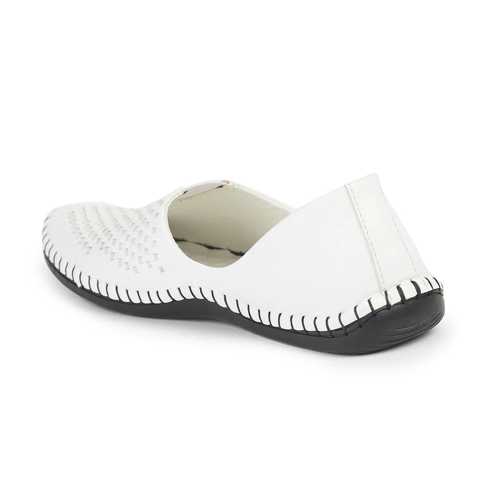 Fortune White Casual Mojari Loafers Shoes For Men AVN-40 By Liberty - Image 4