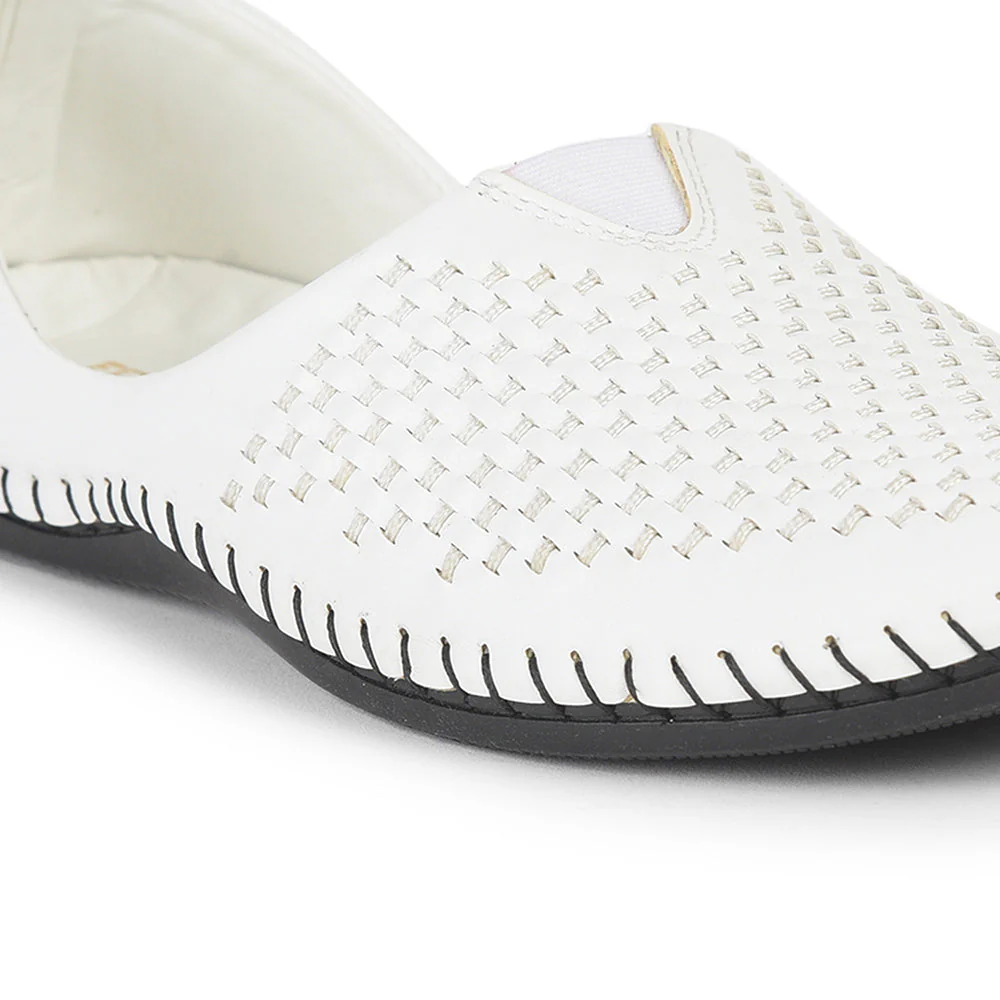 Fortune White Casual Mojari Loafers Shoes For Men AVN-40 By Liberty - Image 5