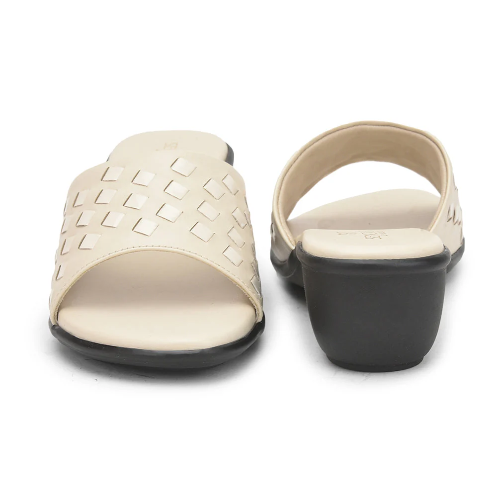 Senorita Ethnic Sandal For Ladies (Cream) MDL-81 By Liberty - Image 4